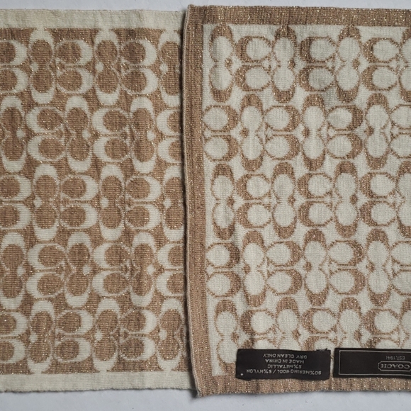 Women's Coach Scarf - Picture 5 of 5